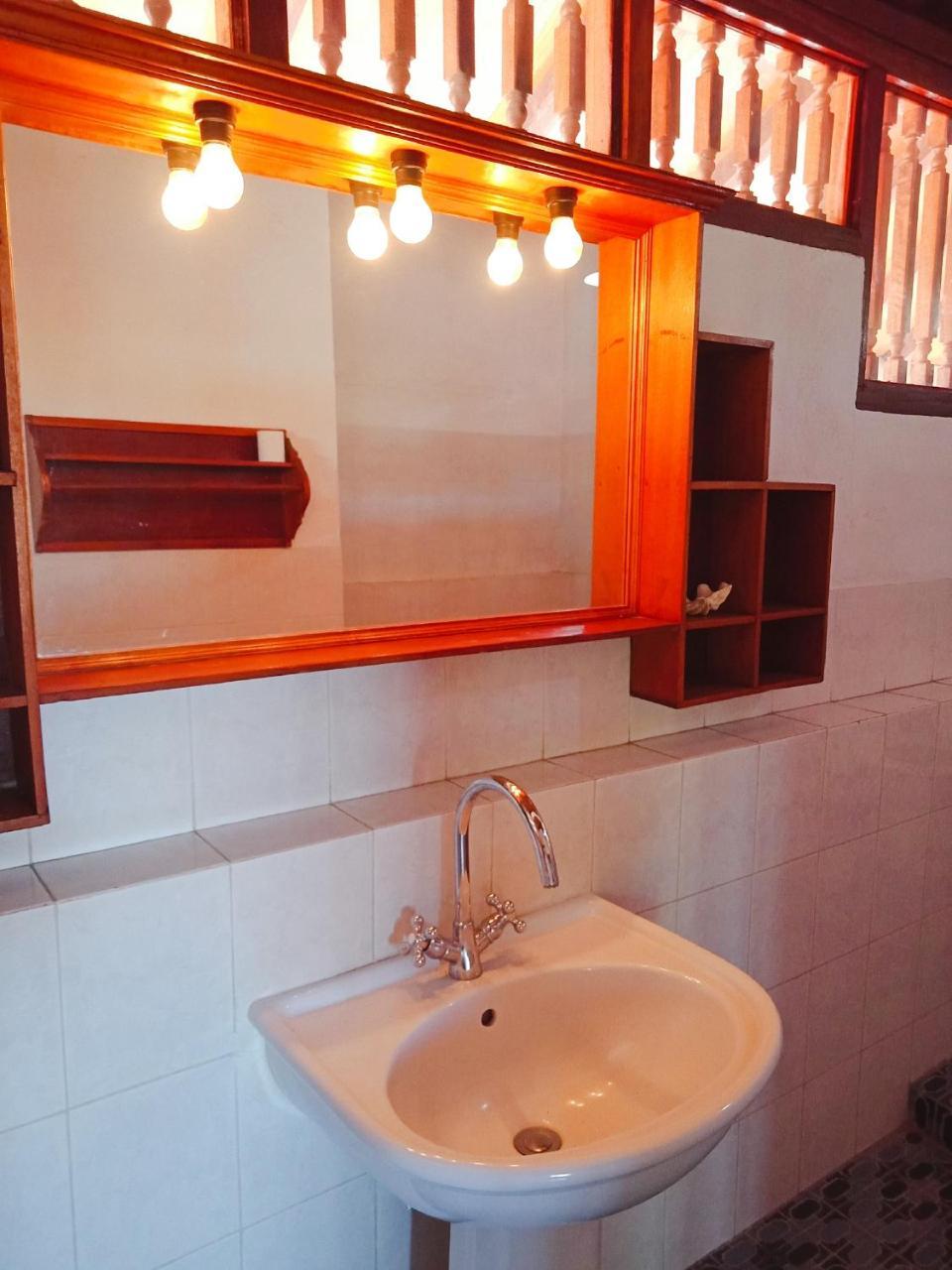 Rini hotel Lovina Esterno foto